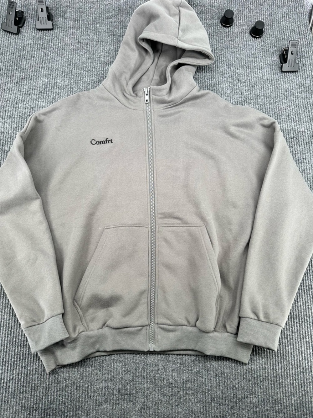 'Comfrt' Zip-Up Hoodie in wolf grey